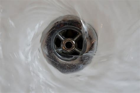 Common Bathtub and Shower Issues and How To Fix Them